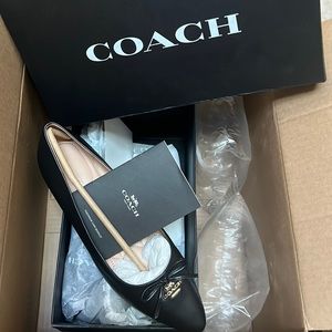 New with box, never used. Beautiful Annabel Leather Ballet .
